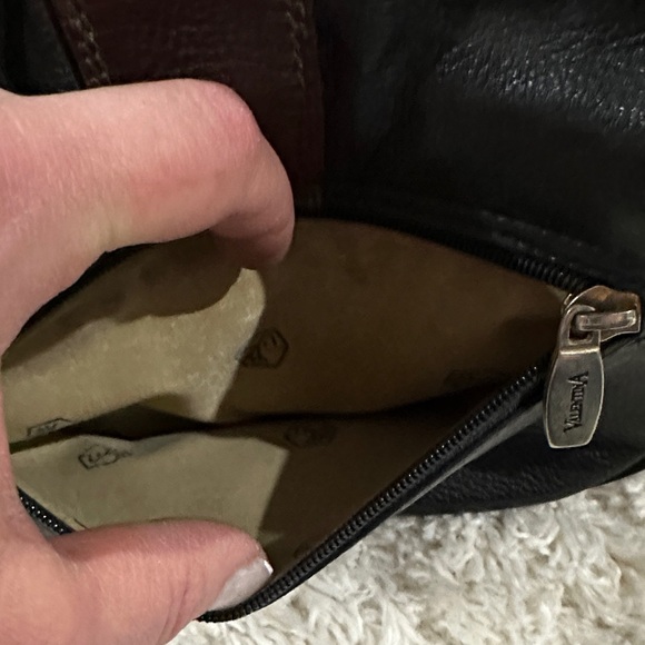 Valentina Classic Black and Brown Italian Leather Crossbody Bag, Vintage - Picture 9 of 12